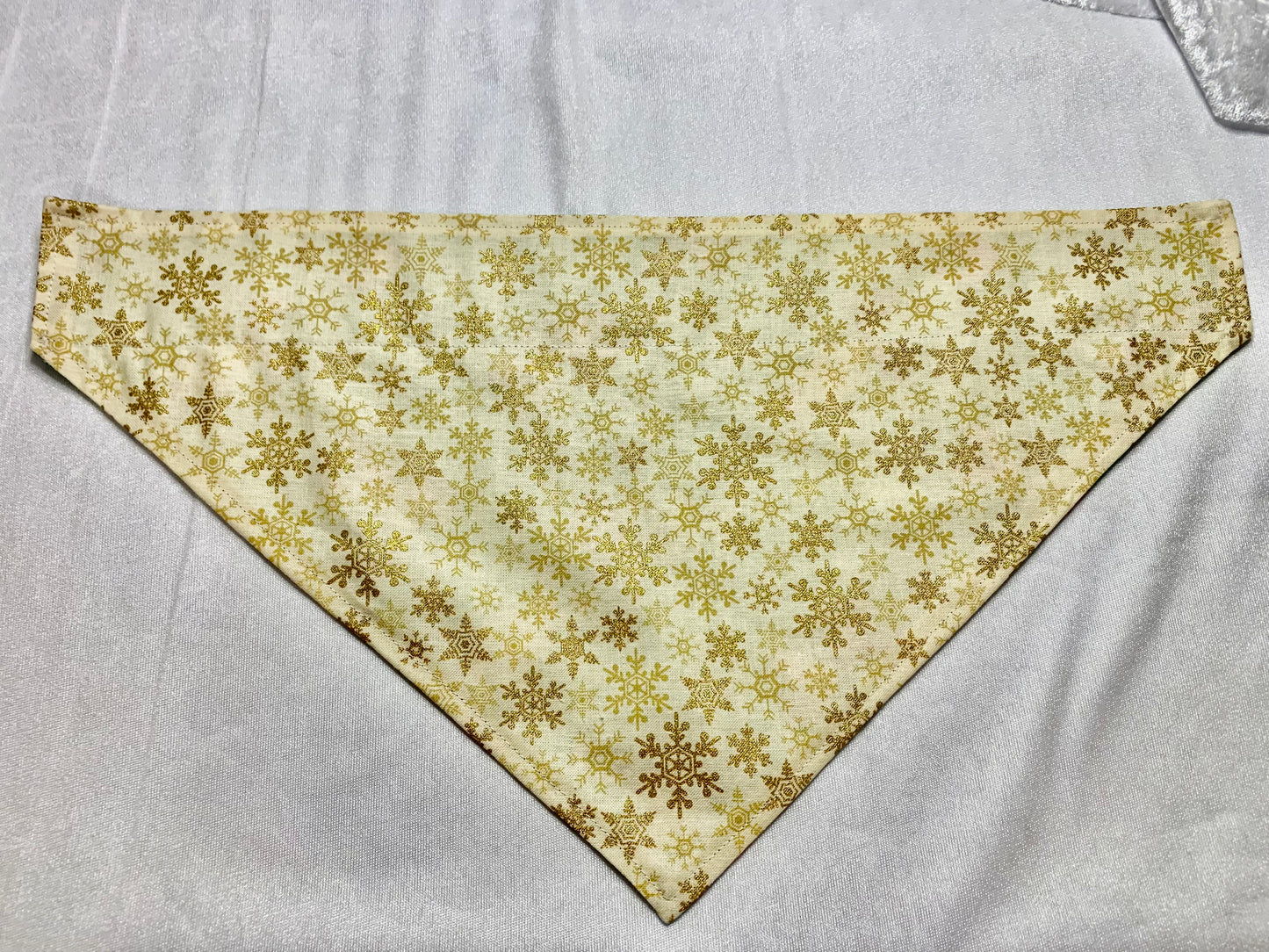 Grinch & Gold Snowflake Bandana